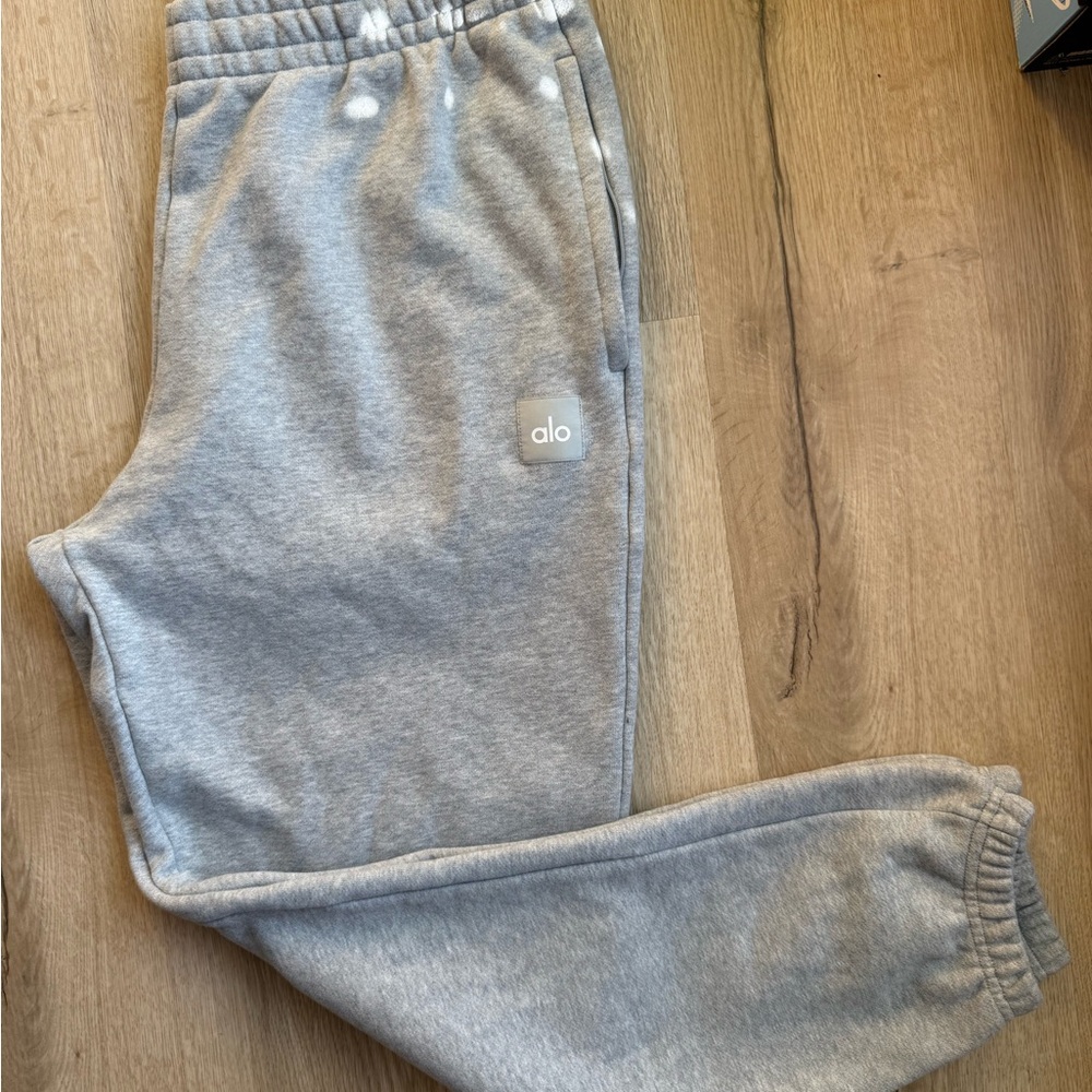 ALO Yoga mens Light Gray Joggers XL